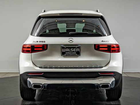 Certified 2026 Mercedes-Benz GLB 250 4MATIC image 6