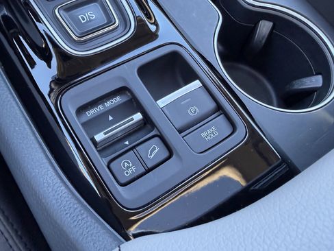 Certified 2024 Honda Pilot Touring image 25