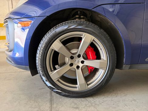 Used 2023 Porsche Macan S AWD/4WD image 18