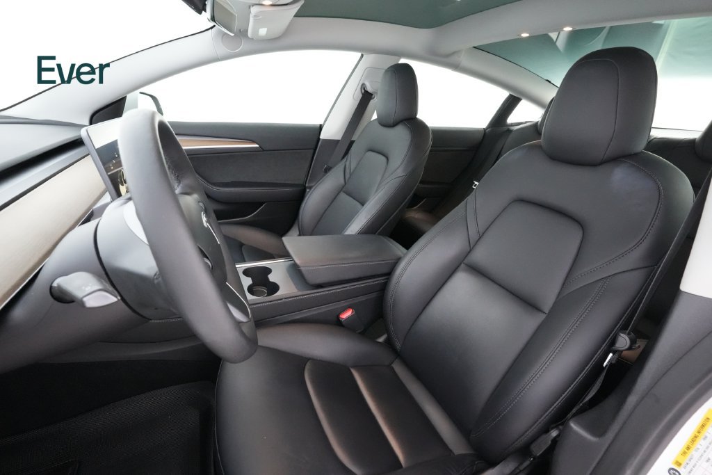 Used 2023 Tesla Model 3 Standard Range RWD image 4