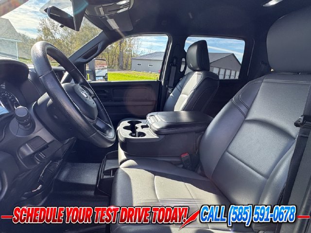 Used 2022 RAM 2500 Tradesman w/ Chrome Appearance Group AWD/4WD image 4