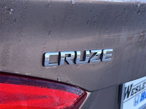 Used 2019 Chevrolet Cruze LS image 11