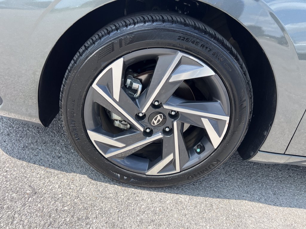 Used 2025 Hyundai Elantra Sport w/ Cargo Package FWD image 10