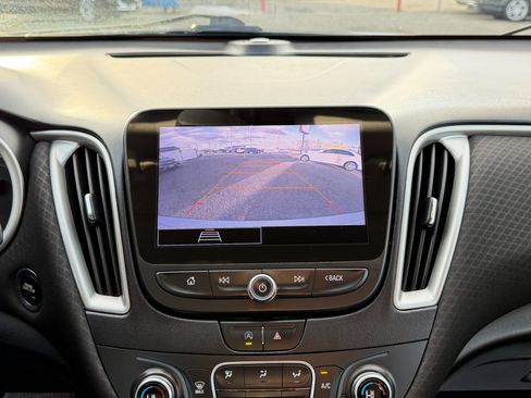 Used 2022 Chevrolet Malibu LT image 22