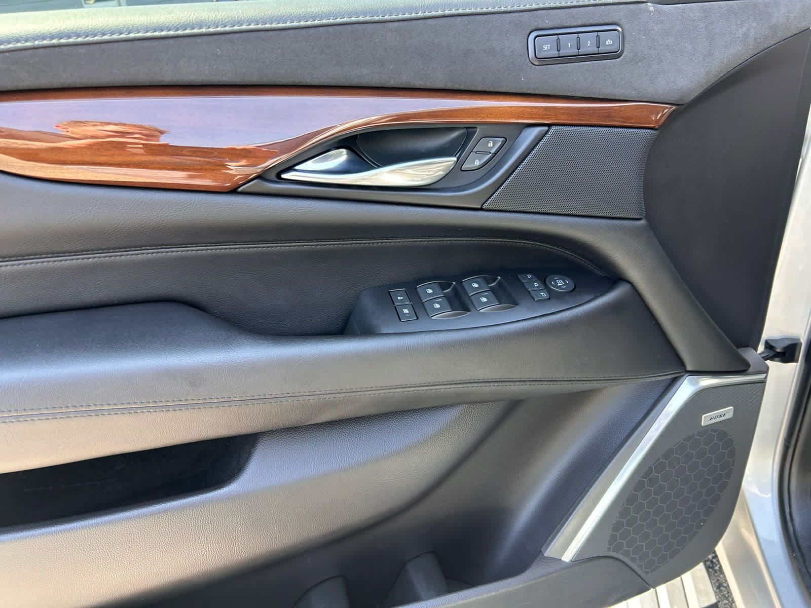 Used 2019 Cadillac Escalade Premium Luxury AWD/4WD image 11