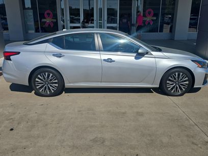 Used 2023 Nissan Altima 2.5 SV