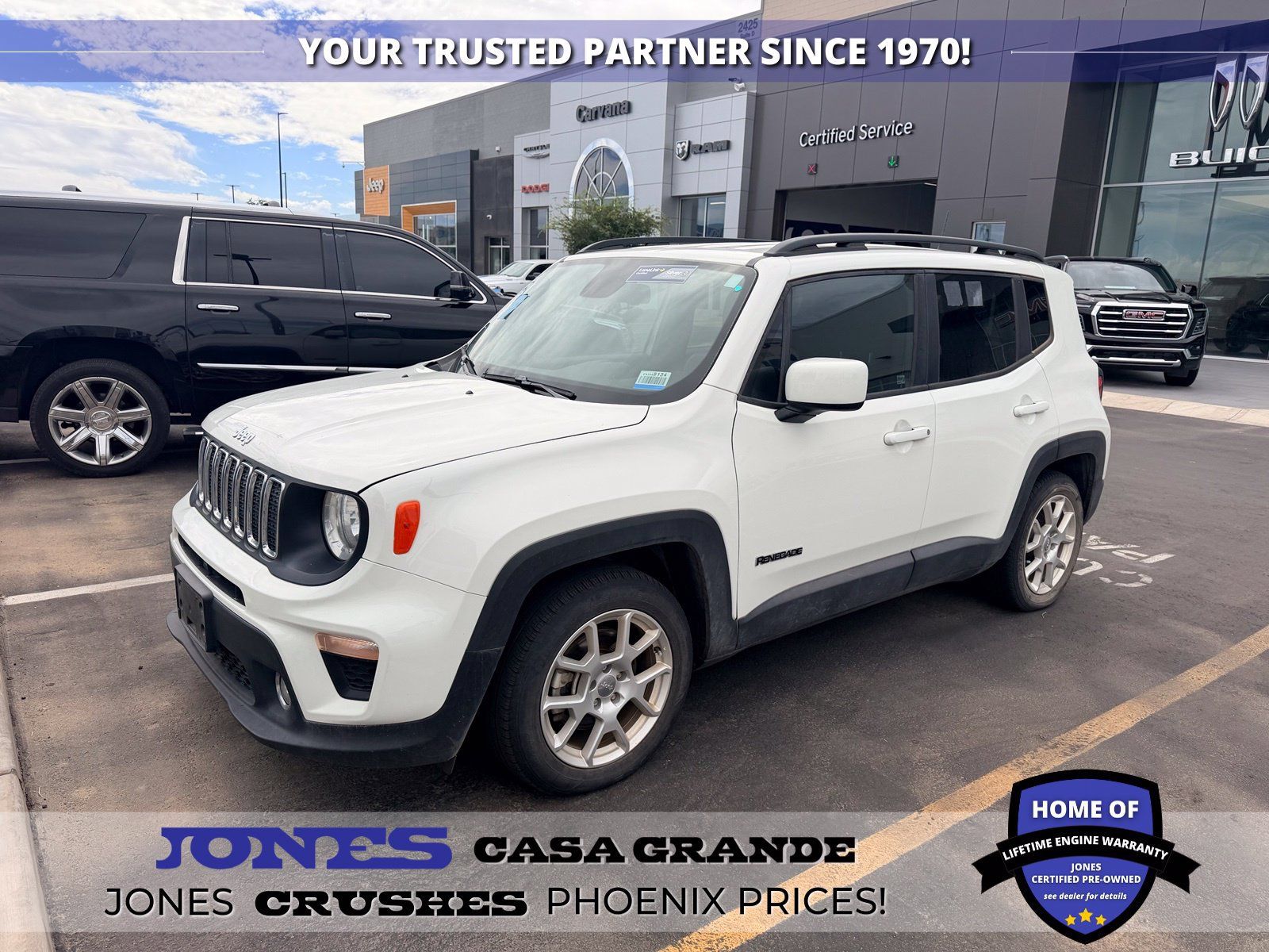 Used 2019 Jeep Renegade Latitude w/ UConnect 8.4 Nav Group FWD image 1