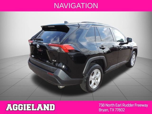 Used 2021 Toyota RAV4 XLE FWD image 4