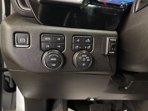 Used 2024 Chevrolet Silverado 2500 LTZ w/ LTZ Convenience Package AWD/4WD image 20