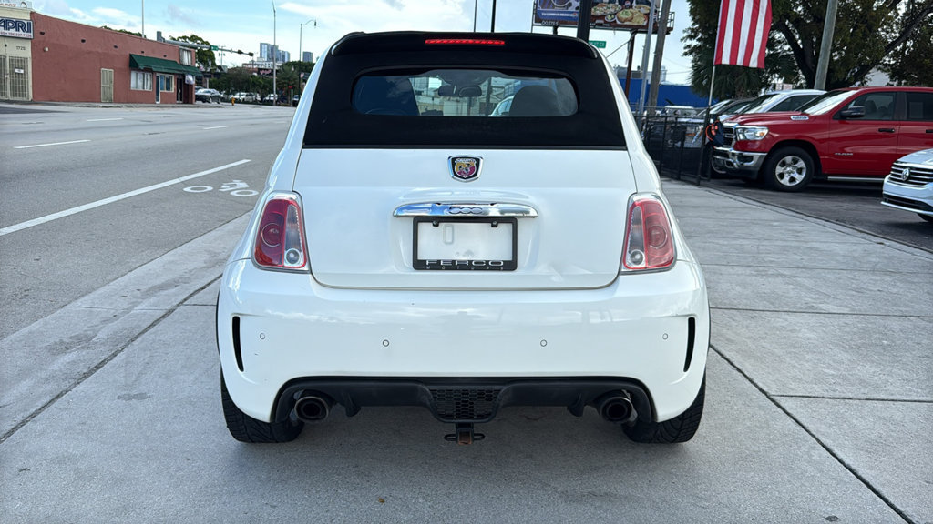 Used 2015 FIAT 500 Abarth w/ Comfort/Convenience Group FWD image 12