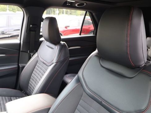 Used 2026 Ford Explorer ST-Line w/ ST-Line Street Pack AWD/4WD image 8