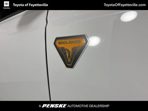 Used 2025 Ford Bronco Badlands image 4