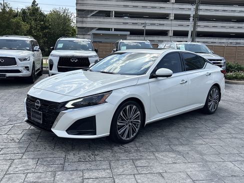 Used 2024 Nissan Altima 2.5 SL FWD image 7