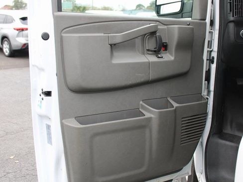 Used 2023 GMC Savana 2500 w/ Driver Convenience Package image 14