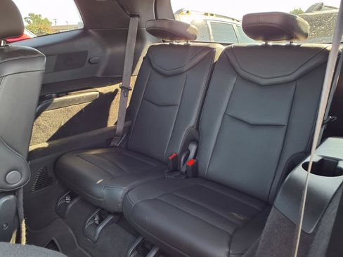 Used 2025 Cadillac XT6 Premium Luxury FWD image 18