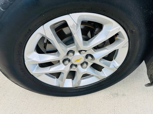 Used 2019 Chevrolet Traverse LT FWD image 35