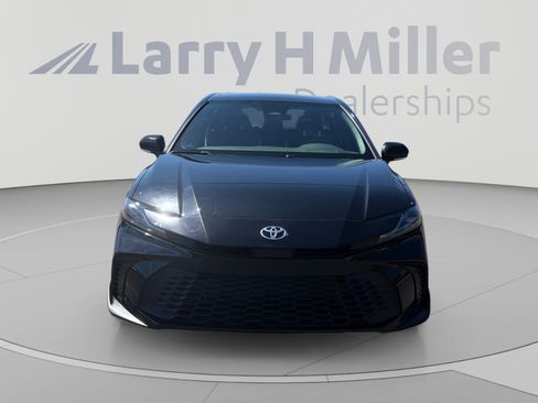 Used 2026 Toyota Camry SE FWD image 8