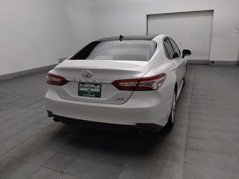 Used 2018 Toyota Camry XLE FWD image 9
