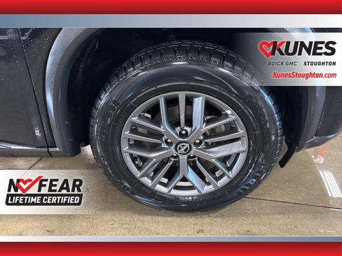 Used 2023 Nissan Rogue S image 15