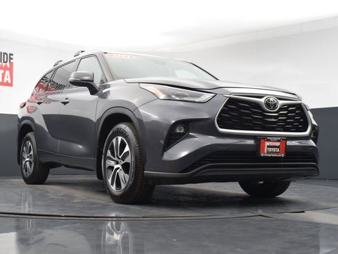 Used 2022 Toyota Highlander XLE image 33