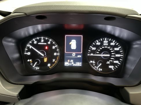 Used 2024 Subaru Crosstrek 2.0i AWD/4WD image 19