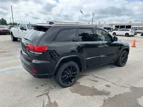 Used 2019 Jeep Grand Cherokee Altitude AWD/4WD image 21