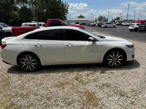 Used 2023 Chevrolet Malibu RS w/ LPO, Floor Liner Package FWD image 4