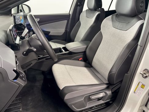 Used 2024 Volkswagen ID.4 2WD image 5