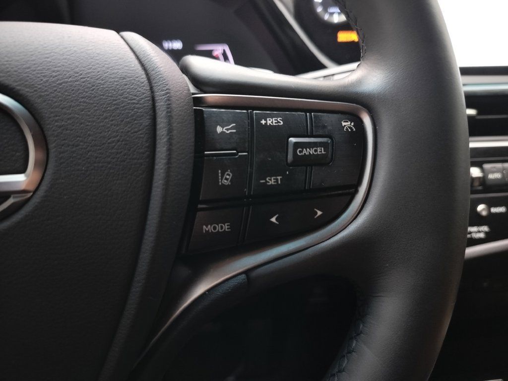 Used 2023 Lexus ES 350 w/ Premium Package FWD image 13