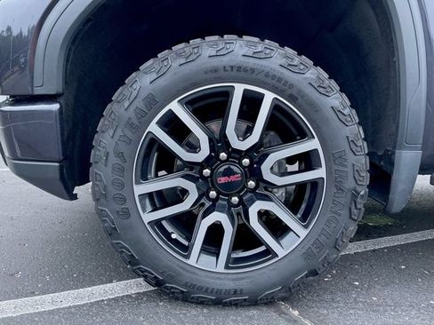 Used 2024 GMC Sierra 1500 AT4 w/ Technology Package AWD/4WD image 34