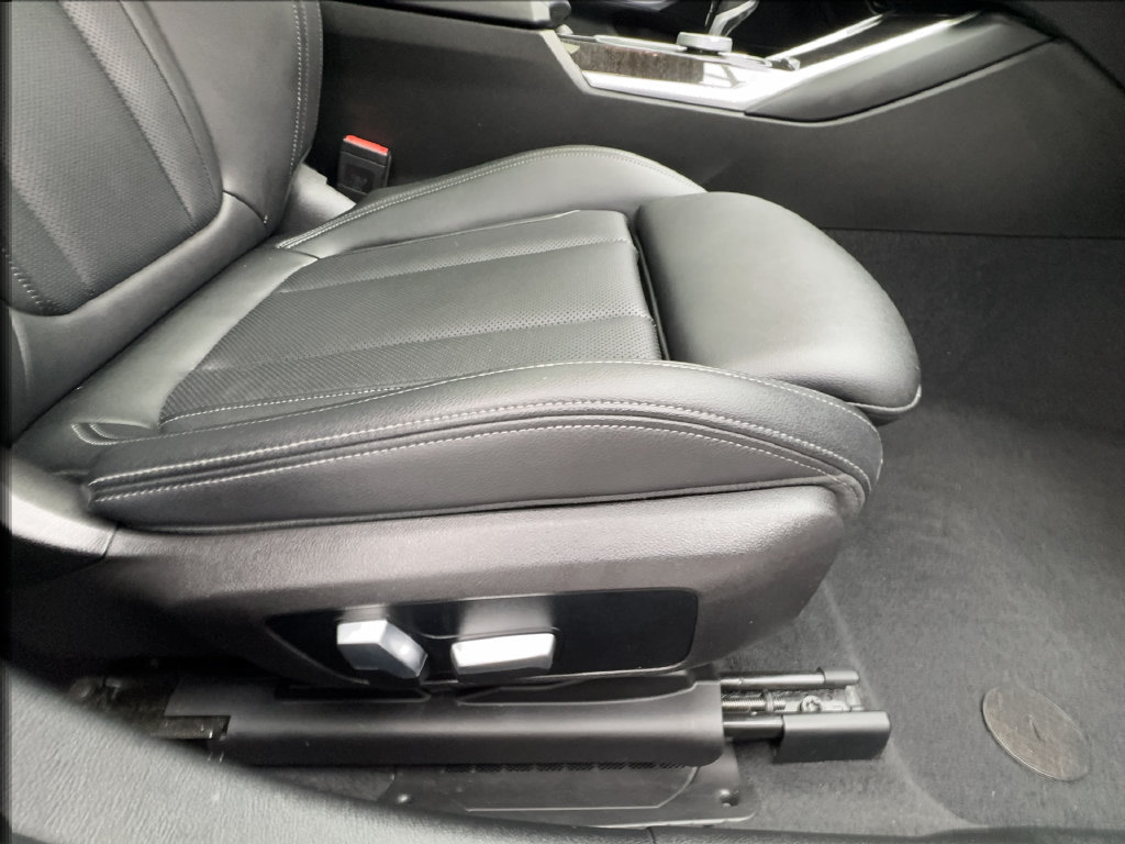 Used 2022 BMW 330e w/ Driving Assistance Package RWD image 35