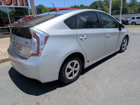 Used 2015 Toyota Prius Three w/ Solar Roof Package FWD image 4
