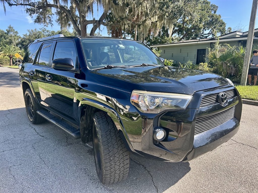 Used 2017 Toyota 4Runner SR5 RWD image 6