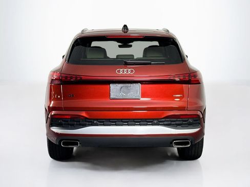 Used 2025 Audi Q5 Premium w/ Convenience Package AWD/4WD image 4