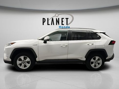 Used 2019 Toyota RAV4 XLE w/ Convenience Package AWD/4WD image 5