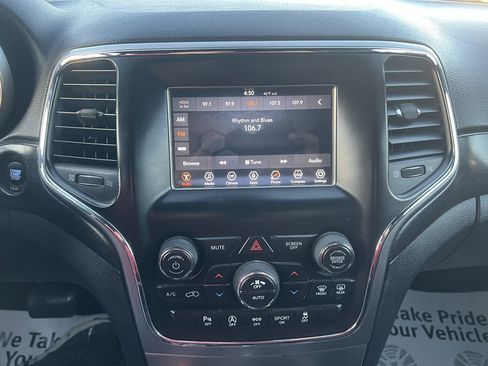 Used 2018 Jeep Grand Cherokee Laredo image 19