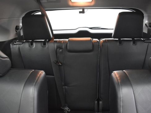 Used 2023 Toyota Highlander Platinum FWD image 31