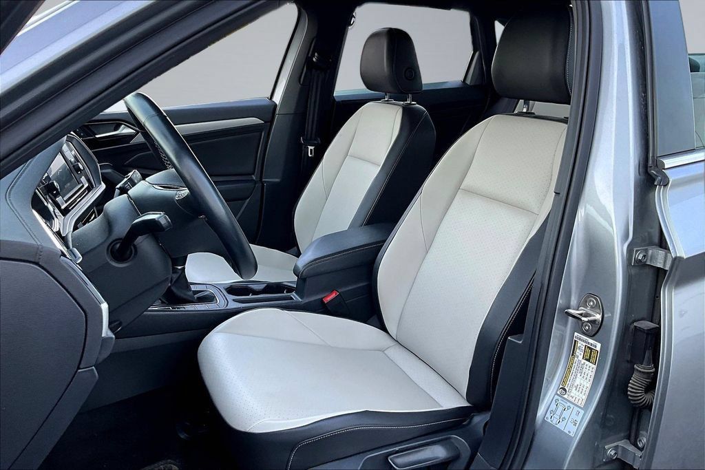 Used 2021 Volkswagen Jetta R-Line FWD image 17