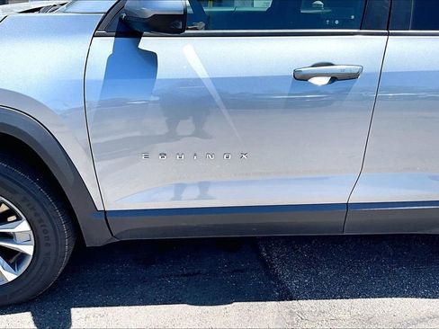 Used 2025 Chevrolet Equinox LT FWD image 7