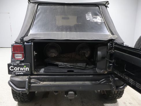 Used 2013 Jeep Wrangler Unlimited Sahara image 5