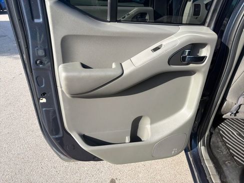 Used 2017 Nissan Frontier Desert Runner RWD image 33