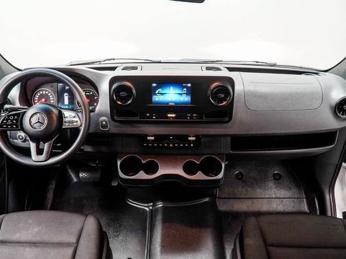 Used 2024 Mercedes-Benz Sprinter 2500 image 5