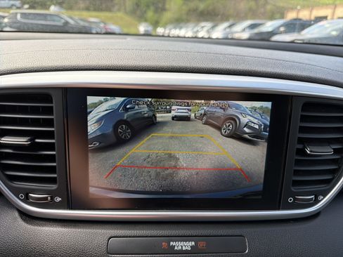 Used 2021 Kia Sportage LX FWD image 26