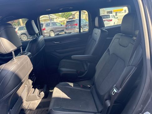 Certified 2025 Jeep Grand Cherokee L Laredo image 10