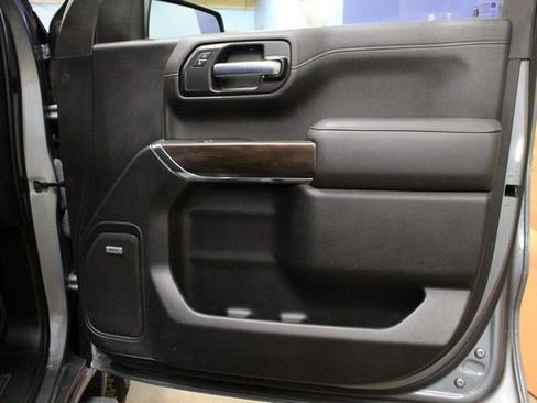 Used 2021 GMC Sierra 1500 SLT w/ SLT Premium Plus Package AWD/4WD image 9