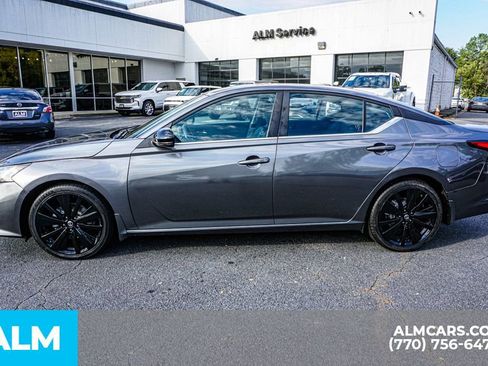 Used 2022 Nissan Altima 2.5 SR w/ Midnight Edition Package image 8