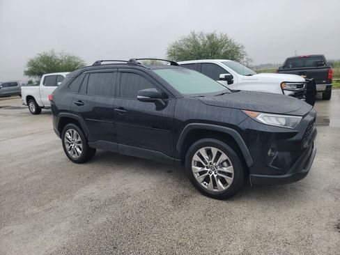 Used 2020 Toyota RAV4 XLE Premium image 1