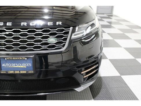 Used 2019 Land Rover Range Rover Velar R-Dynamic SE image 8