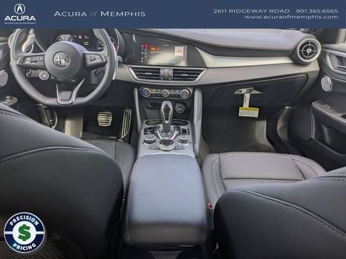 Used 2025 Alfa Romeo Giulia AWD image 26
