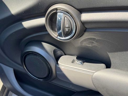 Used 2018 MINI Cooper 4-Door Hardtop FWD image 28